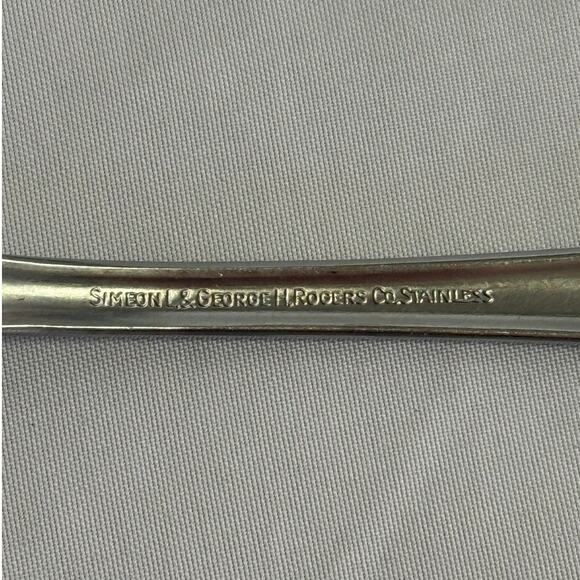Simeon L & George H Rogers Stainless Flatware 34 Piece Set - Picture 3 of 3
